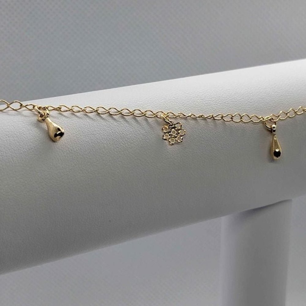 last one Brand New Brazilian 18k gold filled tear drop and flake Anklet